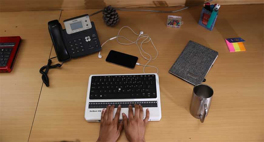 Hebat! Pemuda India Membuat Laptop Braille Pertama di India untuk Tunanetra