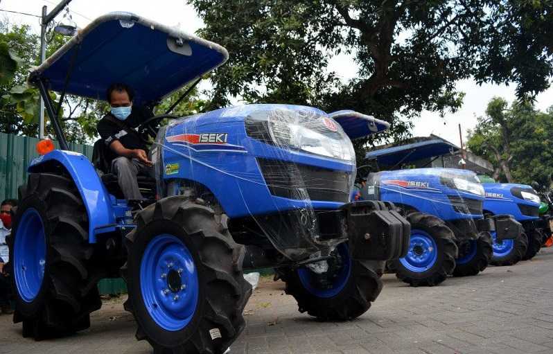 India Luncurkan Traktor Berbahan Bakar CNG Pertama