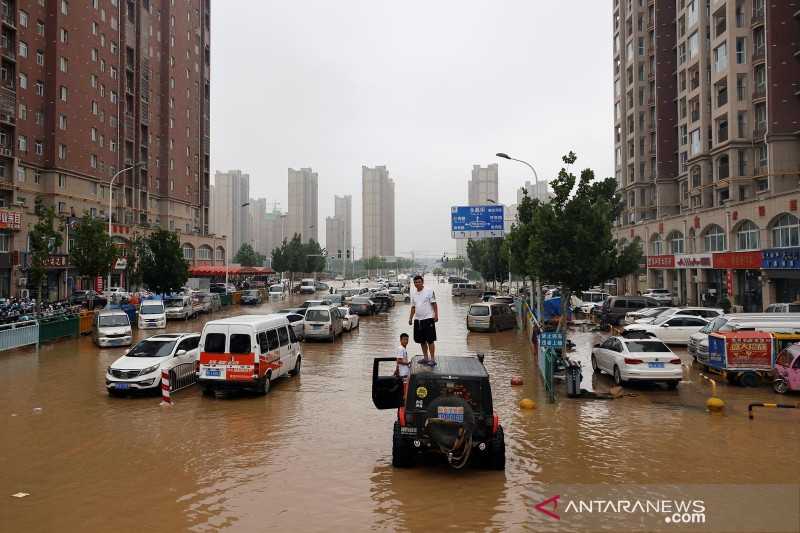 Ini Namanya Sudah Jatuh Tertimpa Tangga, Zhengzhou Dilanda Covid Delta di Tengah Bencana Banjir