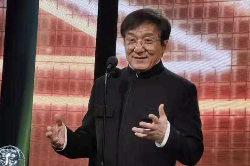 Jackie Chan Usulkan Dana Sosial untuk Membangun Bioskop di Perdesaan Tiongkok