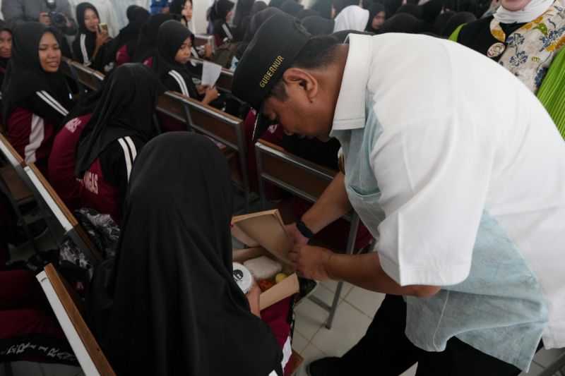 Jadi Percontohan, Pemprov Sulbar Uji Coba Makan Gratis di SMK Mamuju