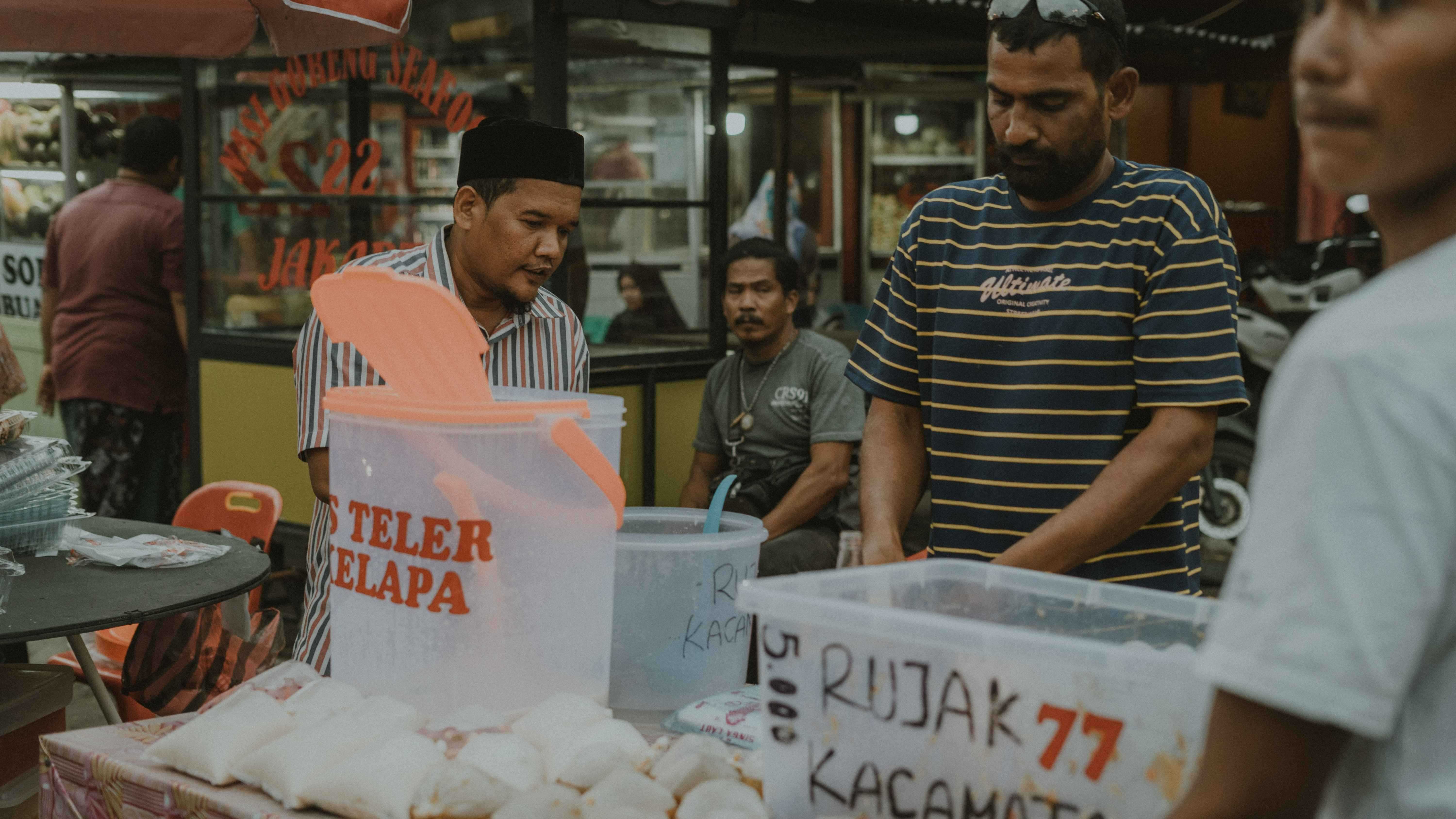 Jadi Tradisi Saat Ramadhan, Inilah Asal Usul Takjil