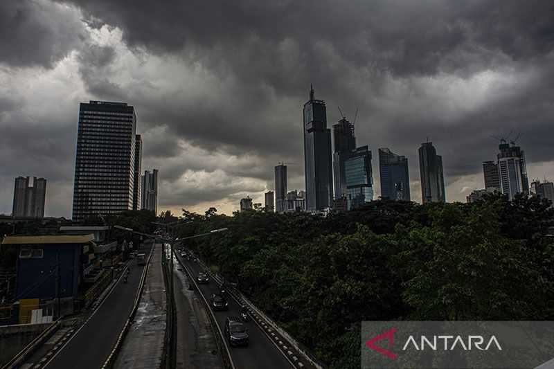 Jakarta Mendung Pagi Ini, Sejumlah Kota Besar Diprediksi Akan Turun Hujan