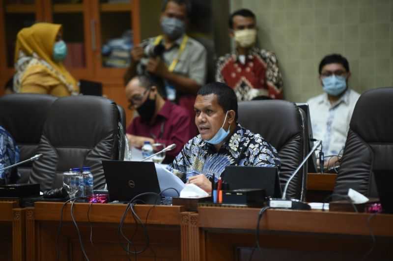 Jangan Terlalu Banyak Ambil Untung, Anggota DPR: Perintah Presiden Terkait Biaya PCR Harus Dijalankan