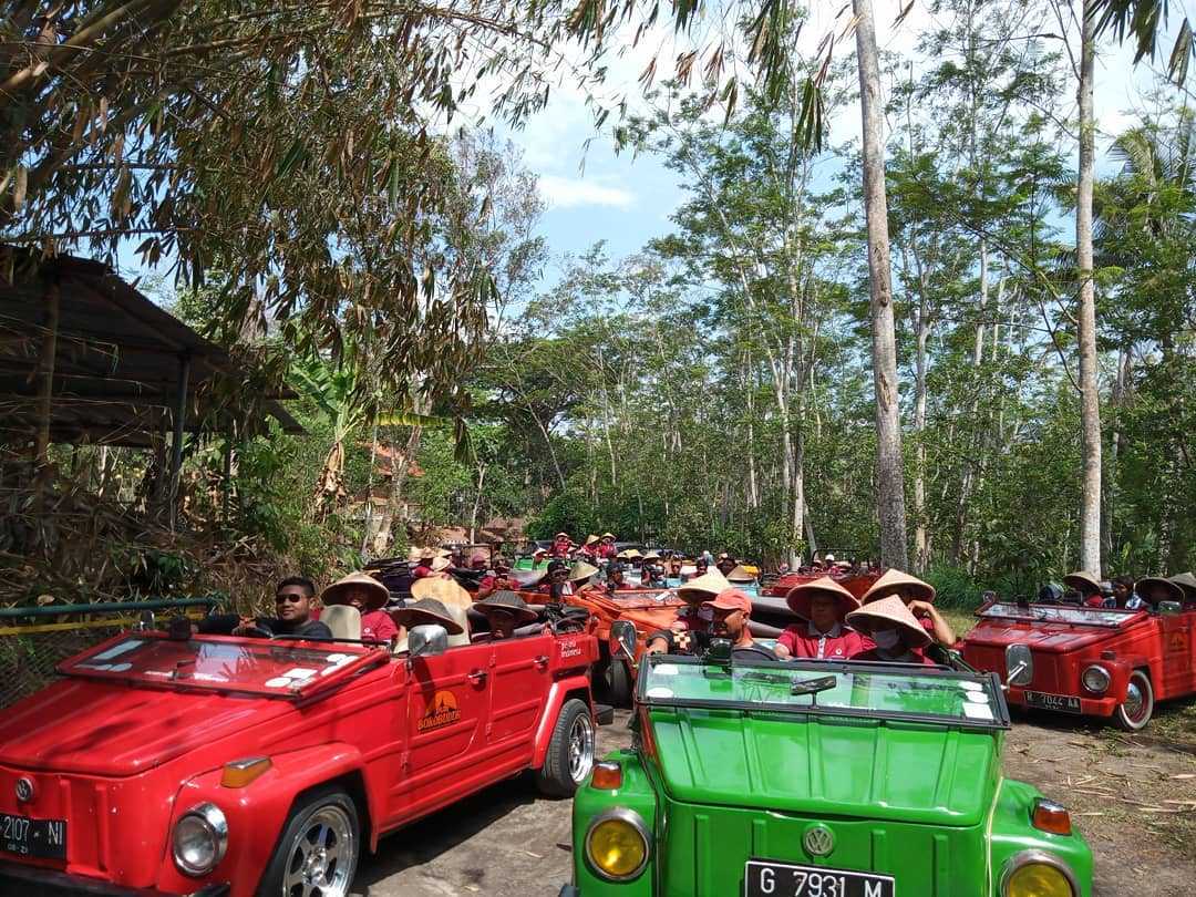 Jelajah Alam dengan VW Safari