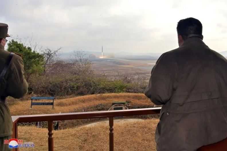 Jelang Malam Tahun Baru, Korea Utara Luncurkan Tiga Rudal Balistik ke Laut Timur