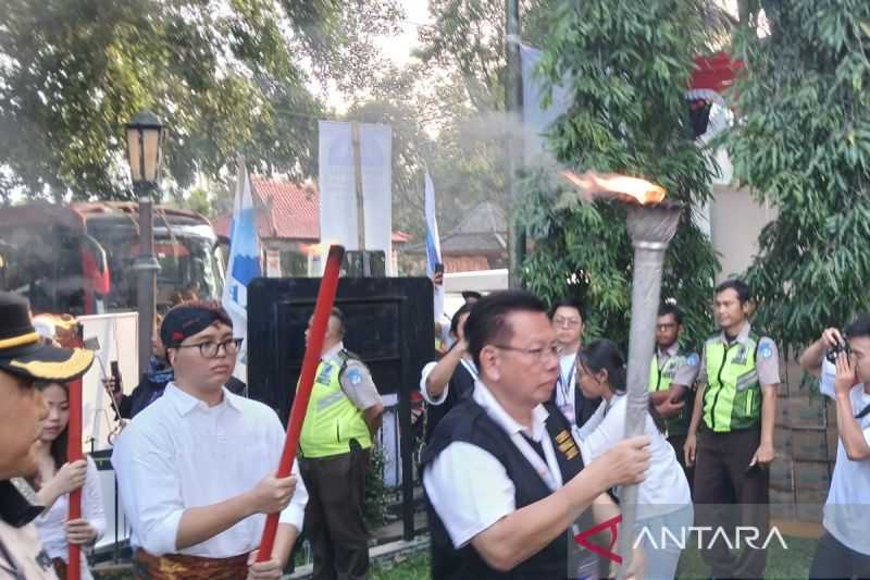 Jelang Waisak, Api Mrapen Disakralkan di Candi Mendut Sebelum ke Candi Borobudur