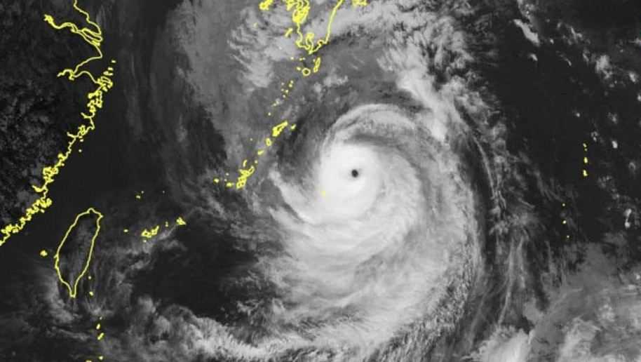Jepang Waspada! Badai Topan Sangat Berbahaya Terjang Kagoshima, Jutaan Warga Diperingatkan untuk Mengungsi