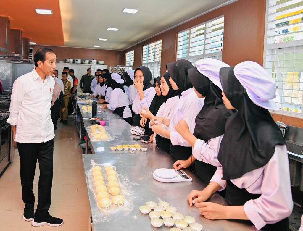 Jokowi Sebut SMK Jadi Kunci Kemajuan Negara