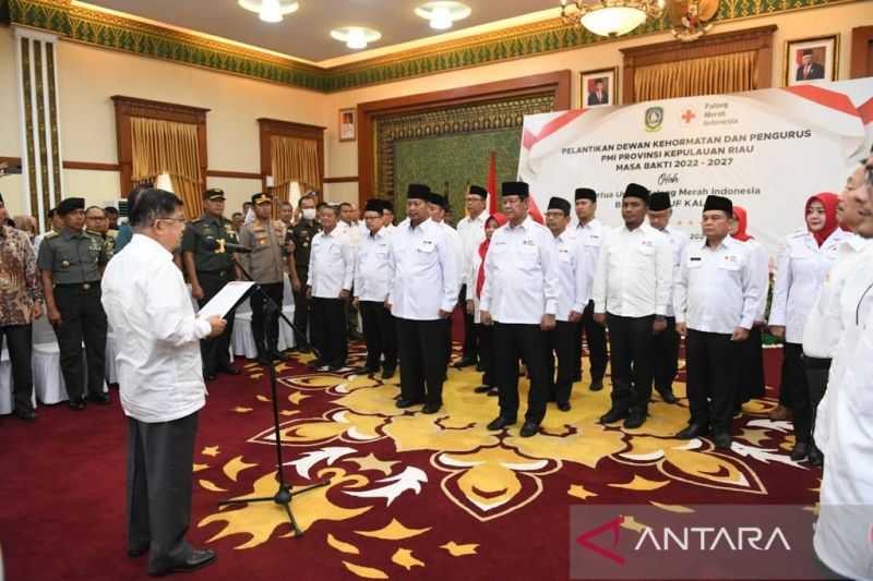 Jusuf Kalla Lantik Dewan Kehormatan dan Pengurus PMI Kepri 2022-2027