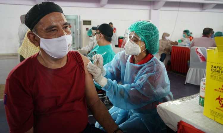 Kabar Baik! Satgas Covid-19 Klaim 152,73 Juta Penduduk Indonesia Sudah Terima Dosis Vaksin Lengkap, Sudah Siap Beralih ke Endemi?