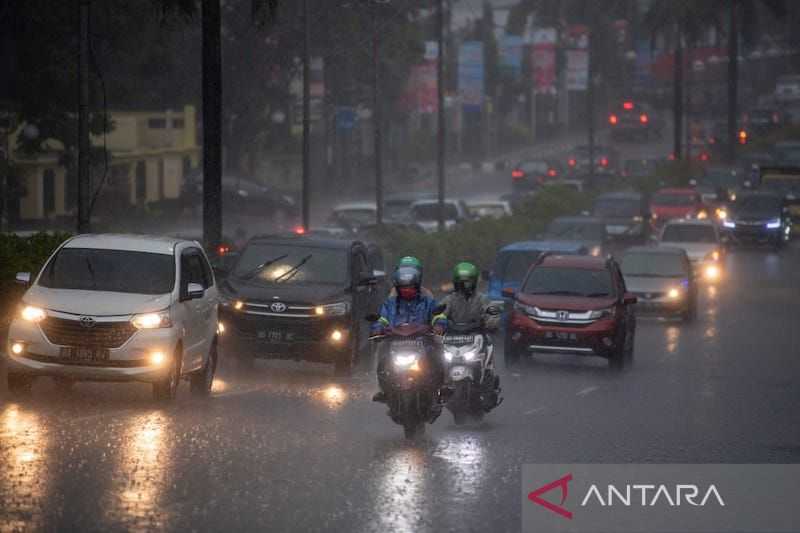 Kabar Buruk untuk yang dalam Perjalanan Mudik, BMKG Prakirakan Sejumlah Daerah di Indonesia Diguyur Hujan Lebat