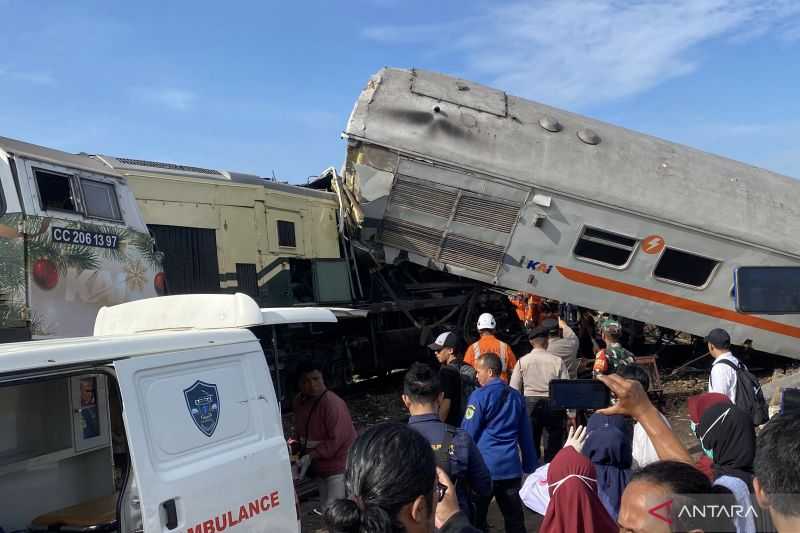 KAI: Satu Pramugara KA Meninggal Akibat Kecelakaan Kereta di Bandung