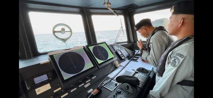 Kapal Bakamla RI Gelar Latiham Bersama Republic of Singapore Navy dan US Coast Guard