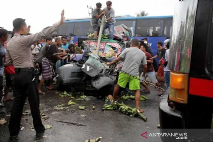 Kecelakaan di Jalan Trans Sulawesi Tewaskan Empat Orang