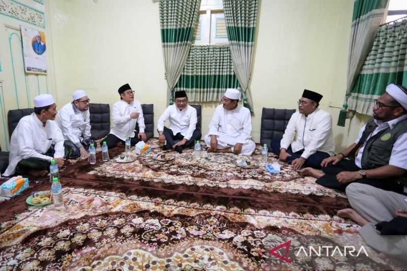 Kepingin Nyapres, Ketum PKB Muhaimin Iskandar Minta Restu Para Kyai Langitan di Tuban