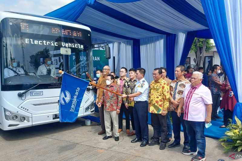 Keren Makin Canggih, TransJakarta Uji Coba Bus Listrik Rute Kampung Melayu - Tanah Abang