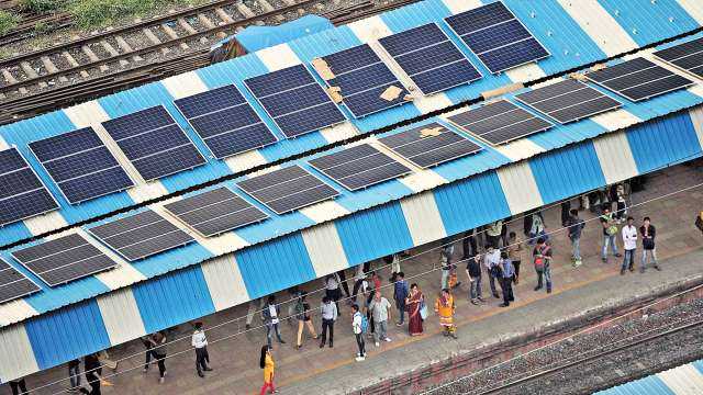 Keren, Mumbai Kembangkan Energi Terbarukan di Fokuskan Kereta Api Wilayah Pusat dan Barat