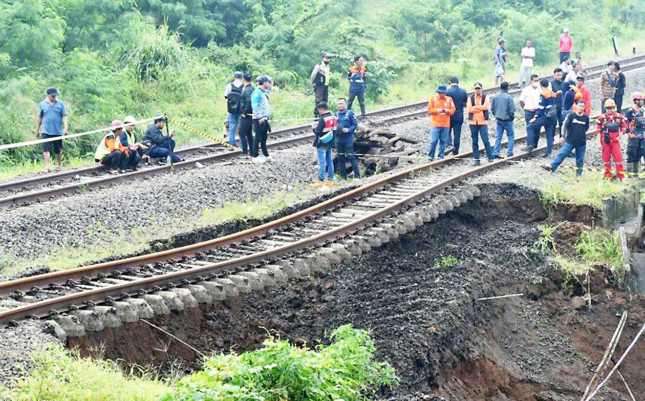 Kereta Bogor-Sukabumi  Sudah Beroperasi Lagi
