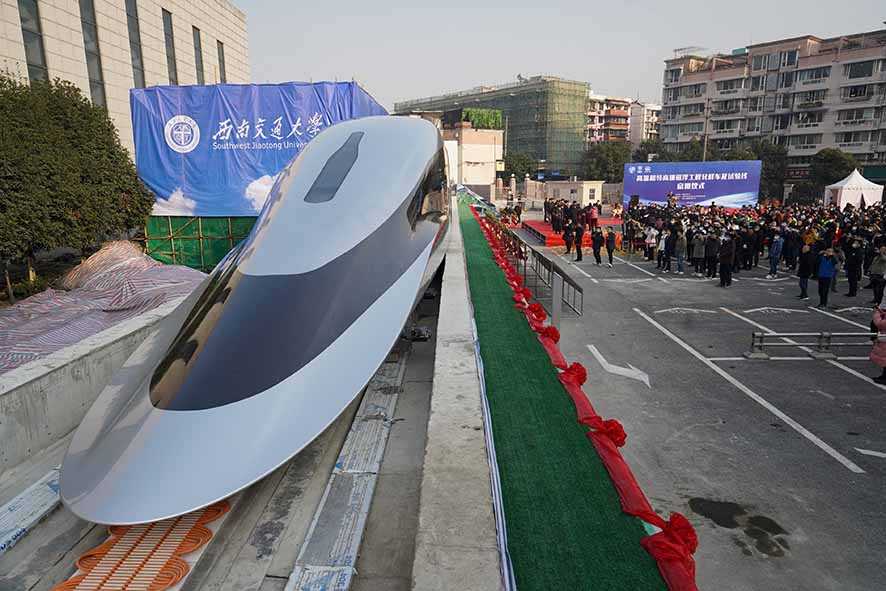 Kereta Maglev Persingkat Perjalanan Jarak Jauh di Tiongkok