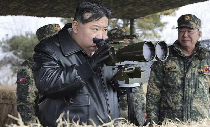 Kim Jong-un Pantau Latihan Simulasi 'Serangan Balik Nuklir'