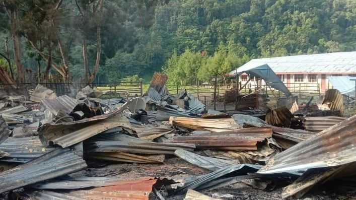 KKB Terus Menebar Teror, Perumahan Guru di Ilaga Dibakar, Sopir Truk Ditembak Saat Ambil Pasir di Sungai