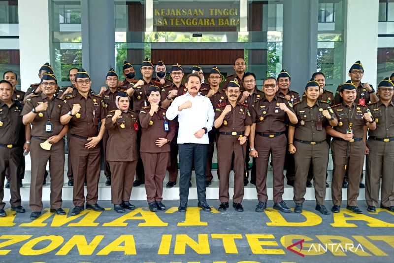 Kode Keras! Jaksa Agung Sanitiar Burhanuddin Tegaskan Pasti Pidanakan Oknum Jaksa Terbukti Terima Suap