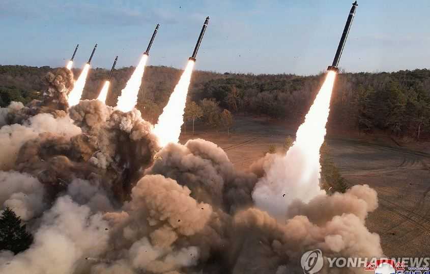Korea Utara Luncurkan Roket Ganda Super Besar pada Latihan Tembak