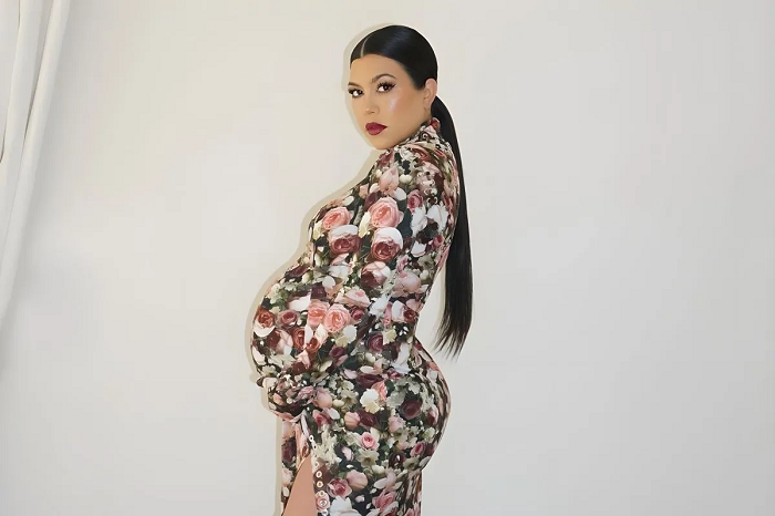 Kourtney Kardashian dan Travis Barker Sambut Bayi Pertama Bersama