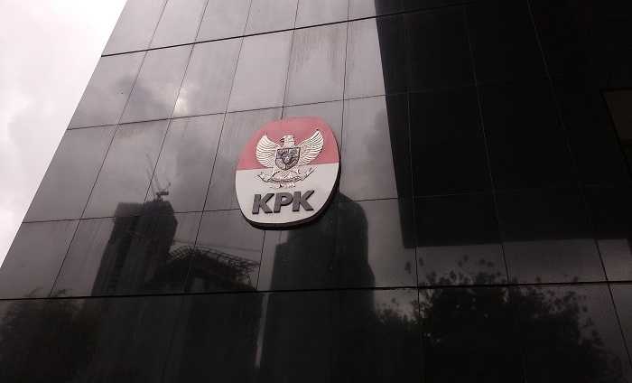 KPK Duga Bupati Bandung Barat Terima Rp1 Miliar