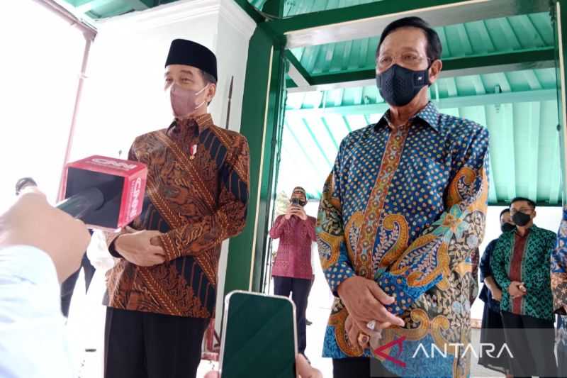 Kunjungi Keraton Yogya, Presiden Jokowi dan Ibu Iriana Bersilaturahmi dengan Sri Sultan Hamengkubuwono X