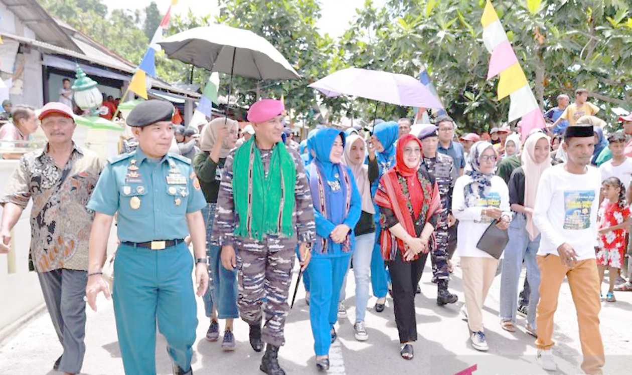 Lantamal IX Ambon Lestarikan Lomba Perahu Belang