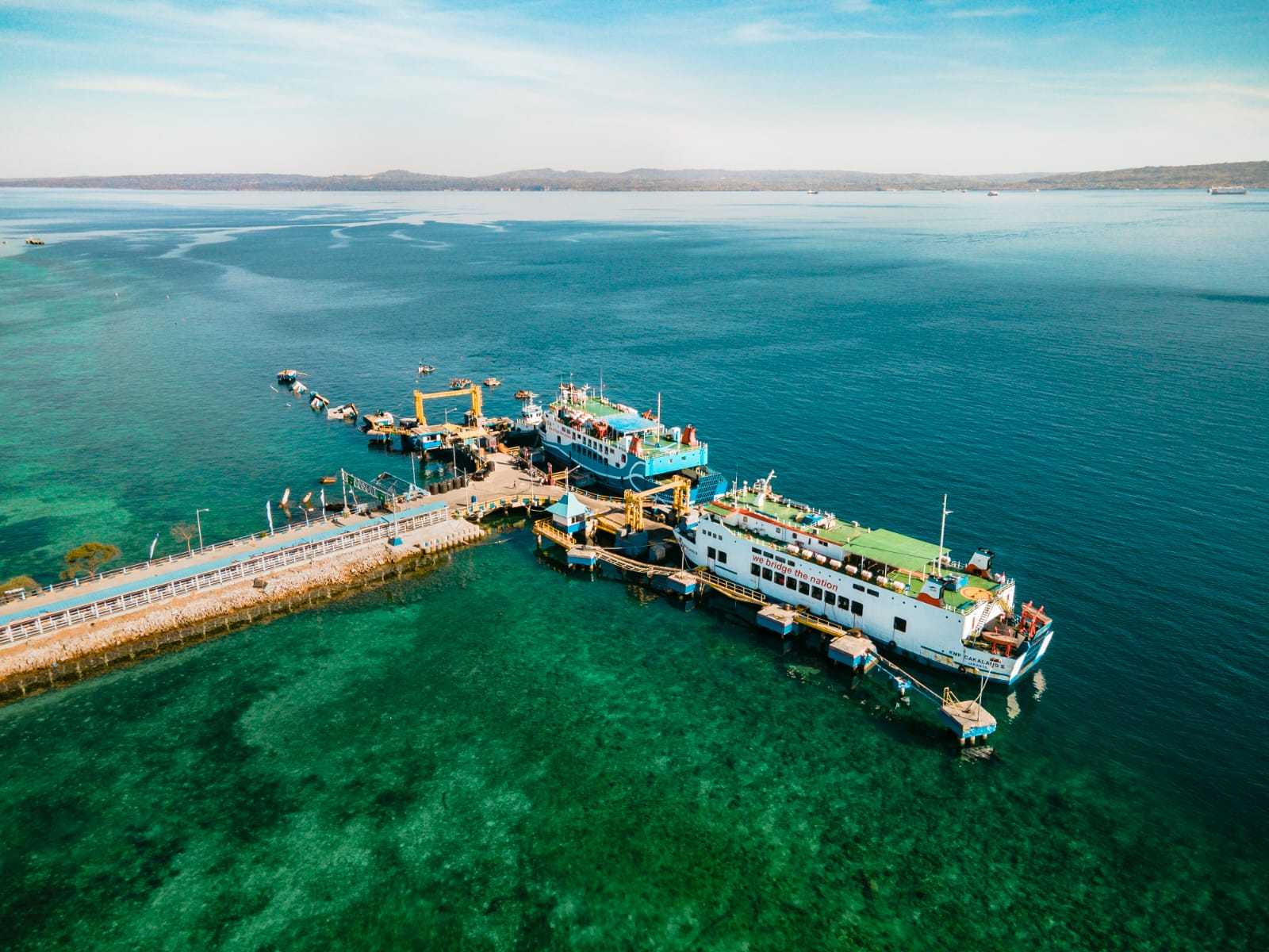 Layanan Penyeberangan Pelabuhan Bolok Ditutup