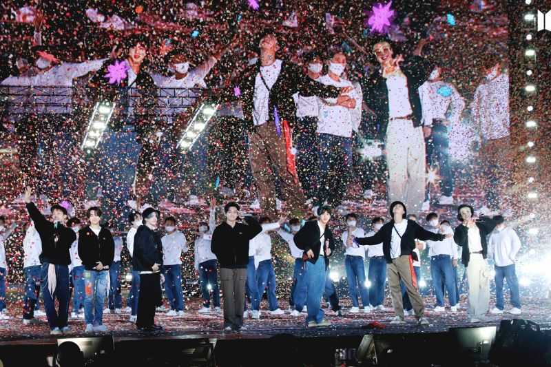 Luar Biasa! Tiket Konser Grup Idola K-pop BTS Hampir Ludes Terjual Hanya dalam Hitungan Menit. Dua Tahun Tak Konser