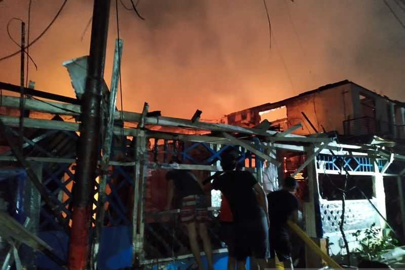 Lupa Matikan Kompor, Ratusan Rumah Hangus Terbakar, 2 Lansia Tewas di Petojo