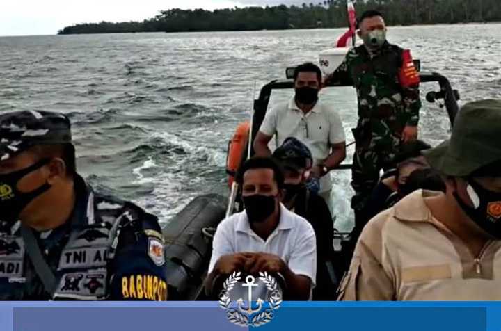 Mantap, Dengan Gunakan Sea Rider Prajurit TNI AL Antar Jemput Warga di Pulau Pulau untuk Divaksin