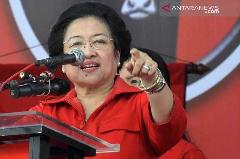 Megawati Ingatkan Kader PDIP Tetap Menggenggam Tangan Persatuan dengan Rakyat