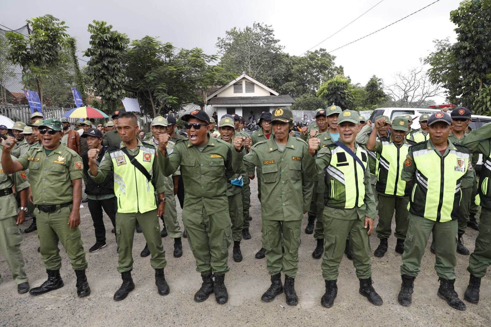 Melihat Keseruan Lomba Baris Berbaris Linmas ala Ganjar Muda Padjajaran di Bandung Barat