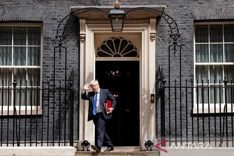 Mengagetkan, PM Inggris Dilaporkan Mundur
