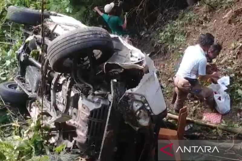 Mengerikan Mobil Ini Jatuh ke Jurang Sedalam 200 Meter di Cianjur, Polisi Pun Turun Tangan Menyelidikinya