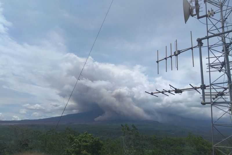 Menggemparkan Baca Berita Ini, Gunung Semeru Kembali Luncurkan Awan Panas Guguran