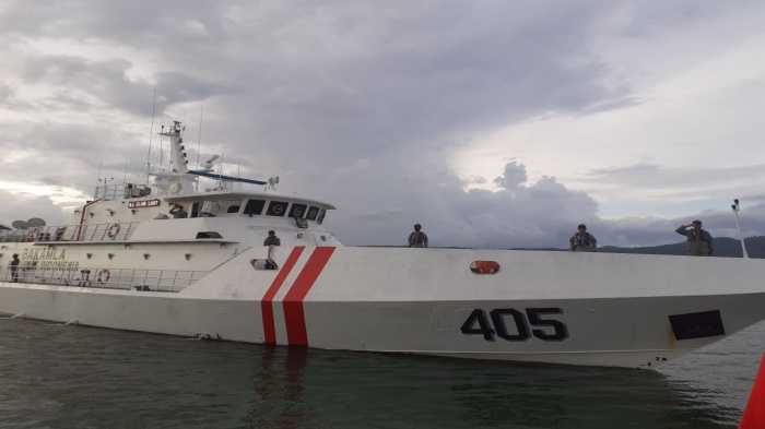 Menjelang Dini Hari, Kapal Patroli Bakamla Usir Kapal Yunani dari Perairan Indonesia