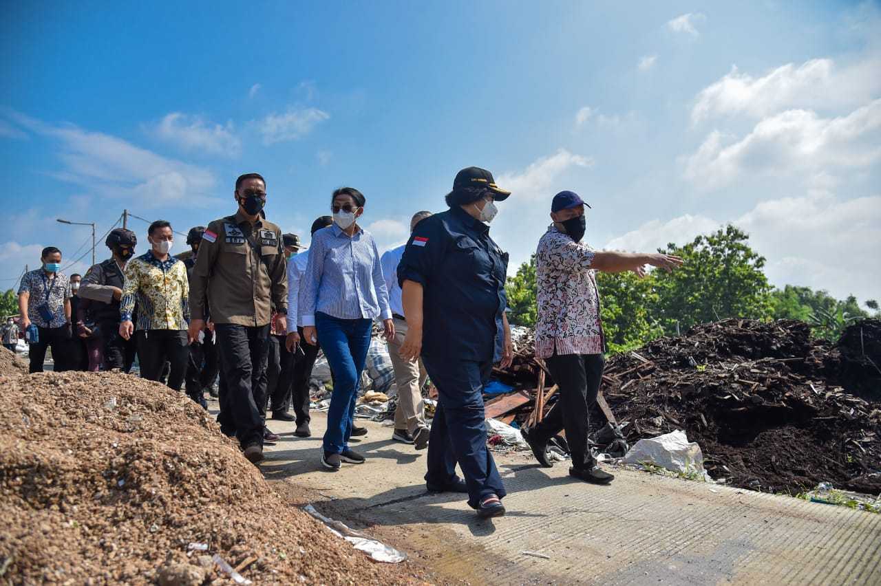 Menteri LHK Berikan Solusi Persoalan Sampah di Desa Bangun Mojokerto