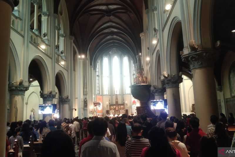 Misa Natal, Gereja Katedral Siapkan 2.180 Kursi, Jemaat Daftar Lebih Dulu