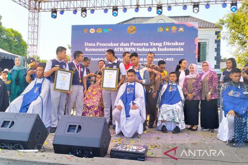 MURI catat cukur rambut dengan peserta terbanyak di Solo