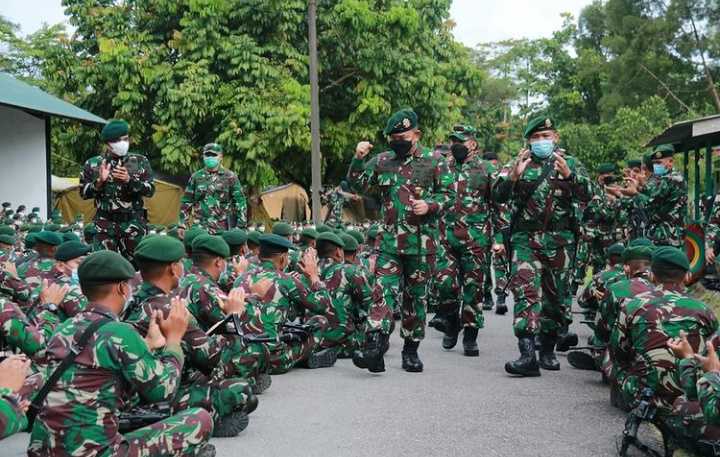 Pangkostrad Sambangi Mimika Papua, Ada Apa?