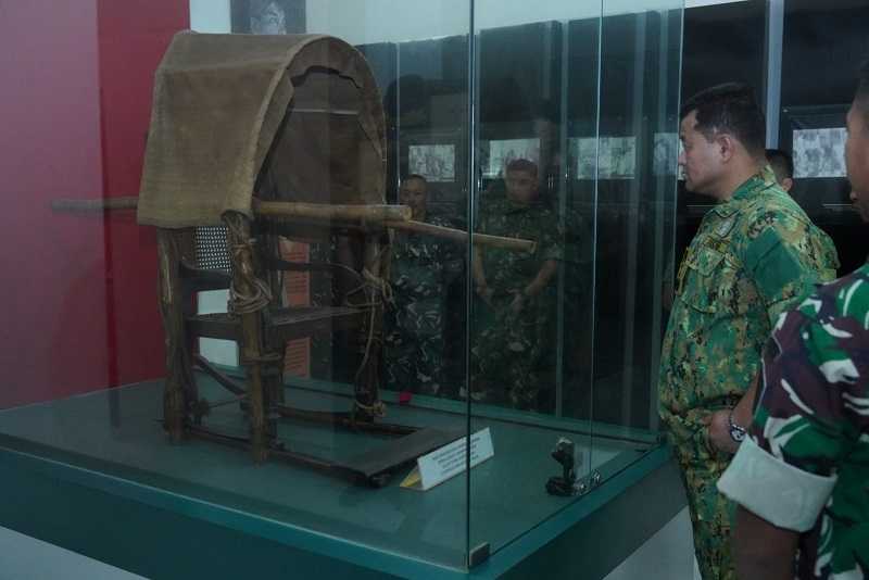 Panglima Angkatan Bersenjata Diraja Brunei Kunjungi Museum Satria Mandala