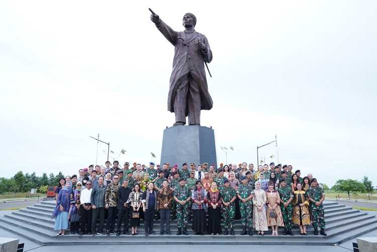 Panglima TNI Resmikan Monumen Jenderal Besar Soedirman