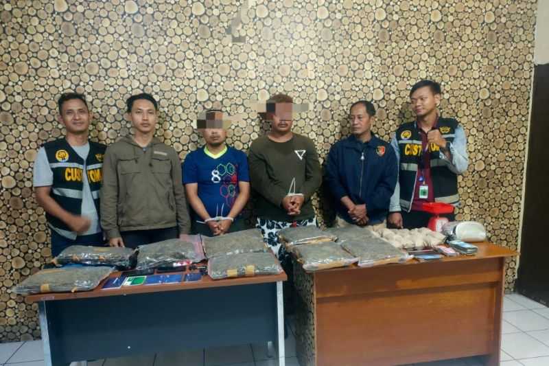 Pantas Diapresiasi, Petugas Gabungan Gagalkan Peredaran 9,19 Kilogram Ganja di Kalbar