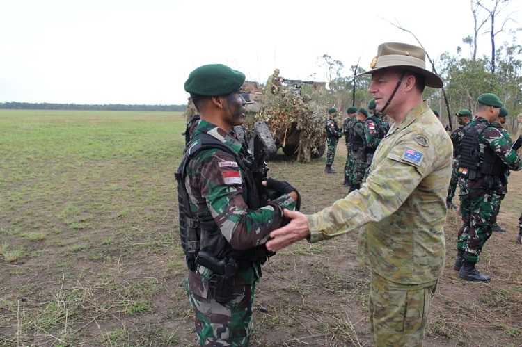 Pasukan TNI Para Raider 501 Terjun di Australia: Bersama Tuhan Kami Menyerbu dari Langit